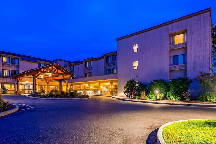 Pet Friendly Heritage Hotel Golf Spa & Conference Center BW Premier Collection