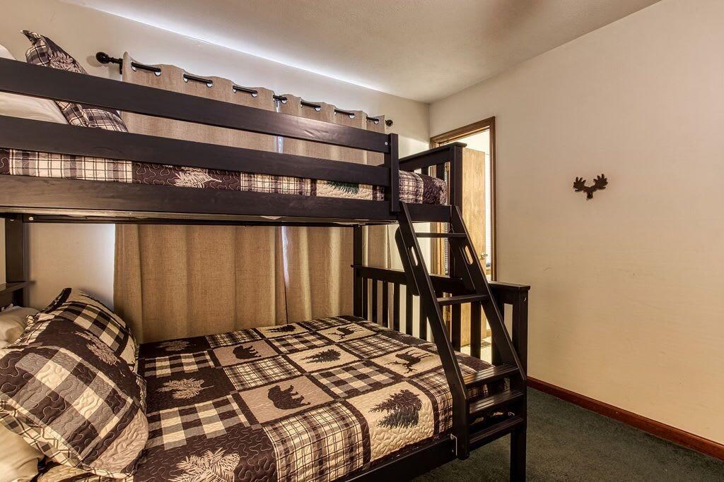 Pinecrest Townhomes 121 Pet Policy