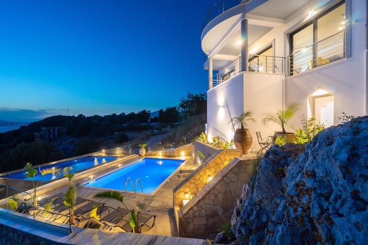 Pet Friendly Furnished Villa with Sunset View
