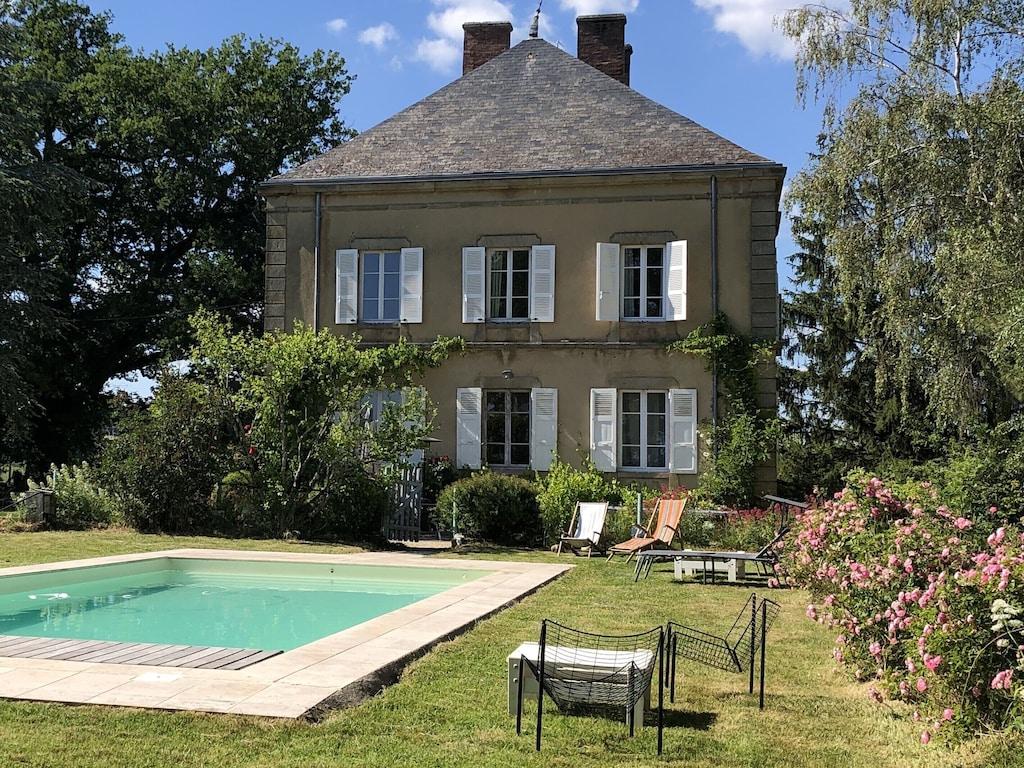 Pet Friendly Charming House in Southern Burgundy with Pool