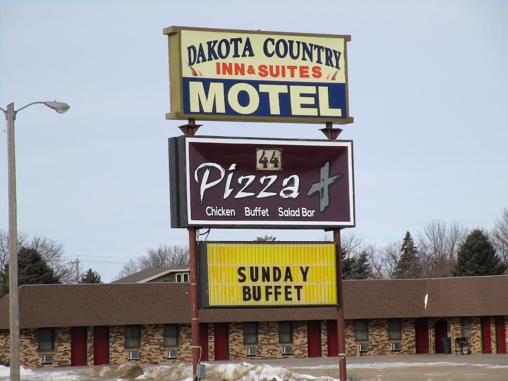 Pet Friendly Dakota Country Inn & Suites