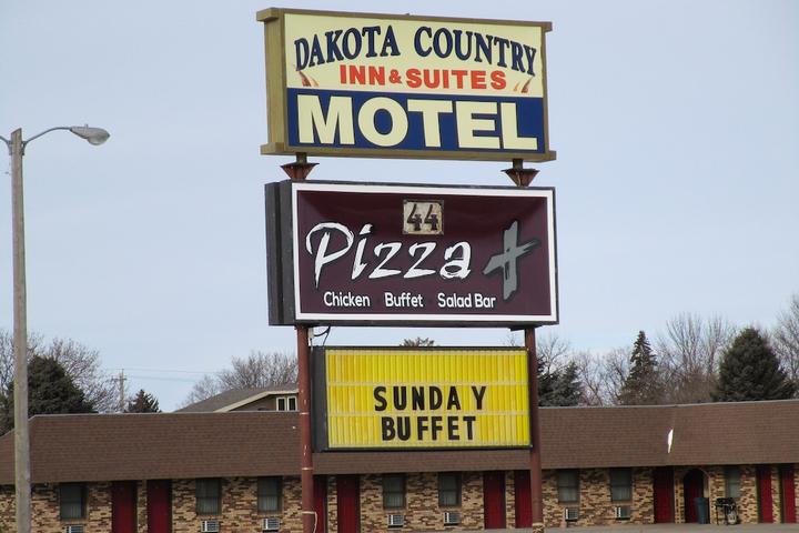 Pet Friendly Dakota Country Inn & Suites