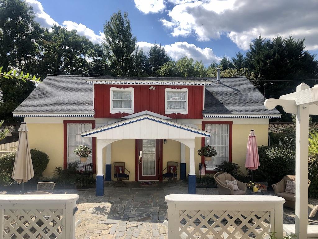 The Cottage The Manor Pet Policy