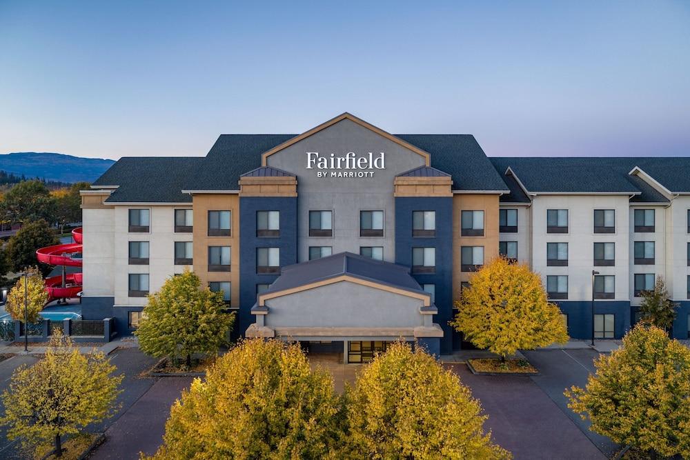 Pet Friendly Fairfield Inn and Suites by Marriott Kelowna