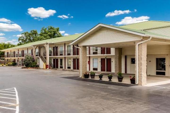 Pet Friendly Red Roof Inn Monteagle I-24