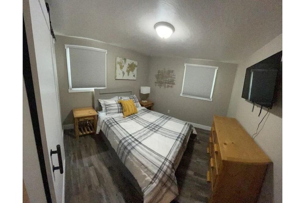 Cozy Home Near Lambeau Field Pet Policy