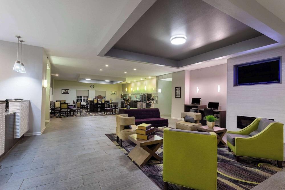 Pet Friendly La Quinta by Wyndham Huntsville Airport Madison