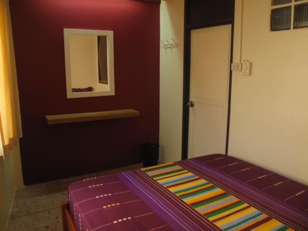 Pet Friendly AT Guesthouse - Hostel