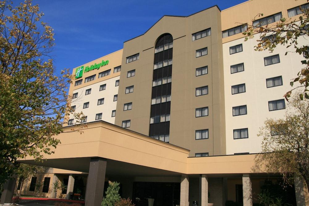 Holiday Inn Springdale/Fayetteville Area an IHG Hotel Pet Policy