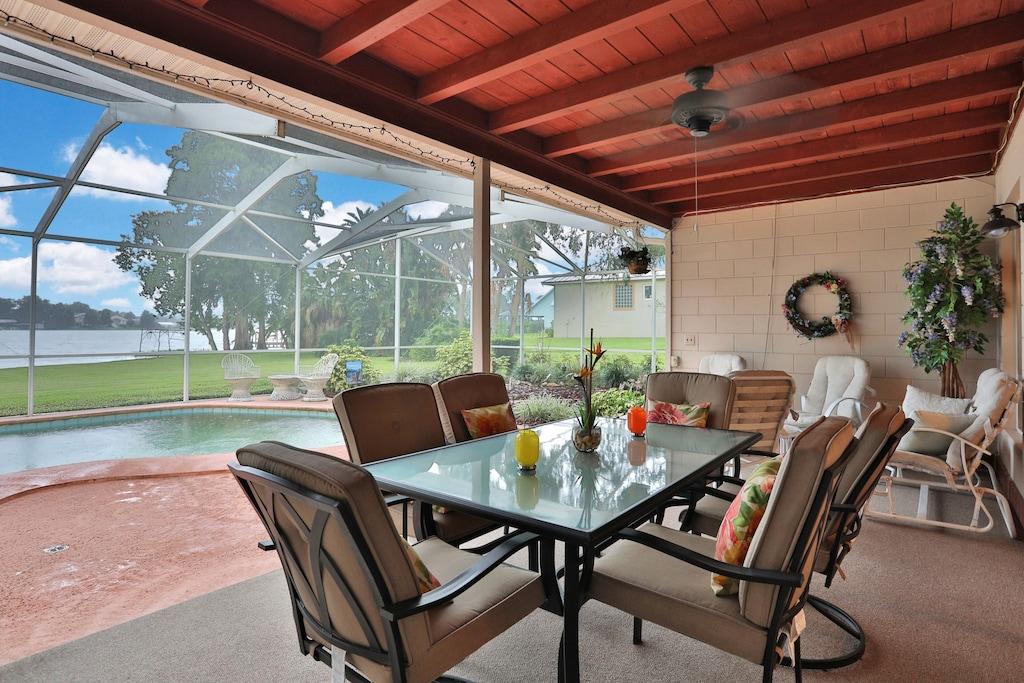 Charming Lakefront Pool Home 5 Min to Legoland Pet Policy