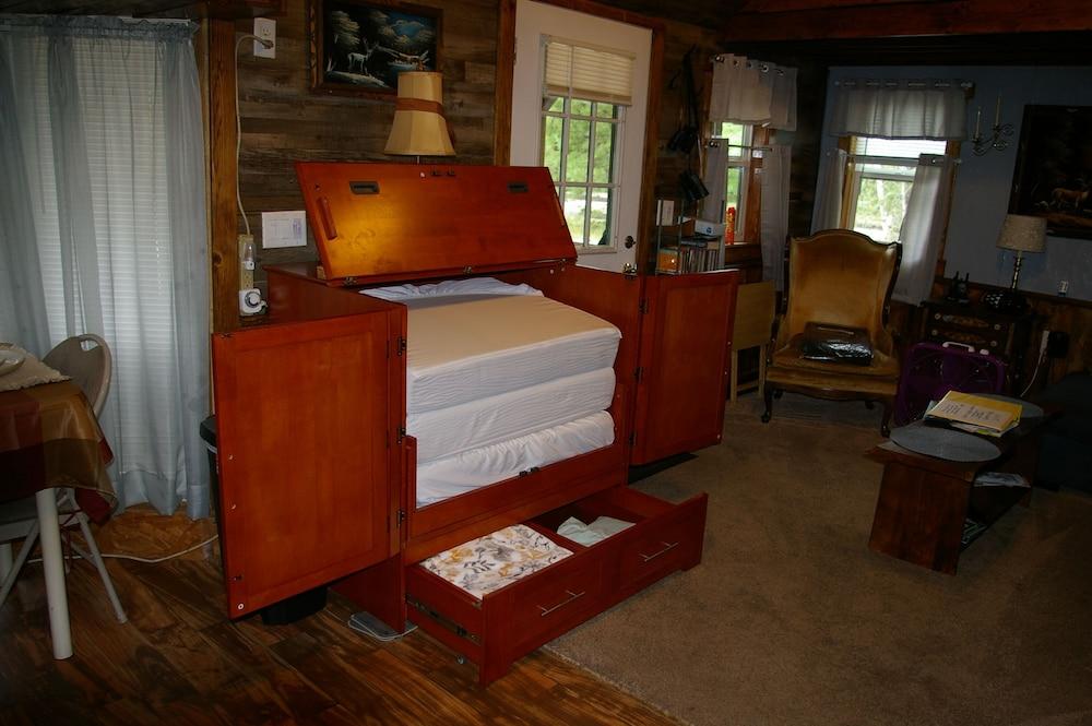 Pet Friendly Quiet Cabin