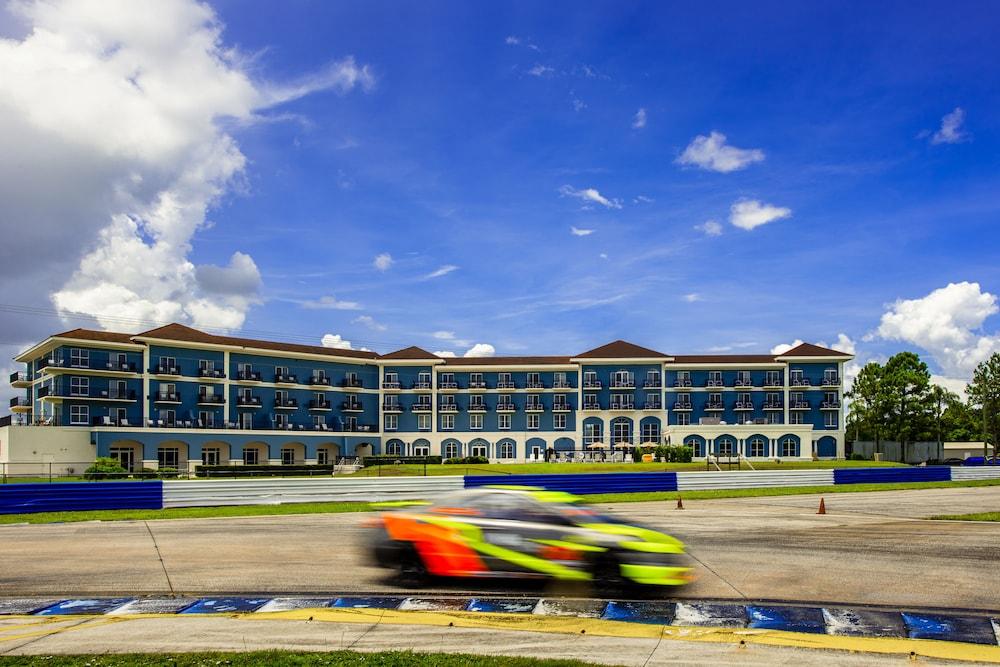 Pet Friendly SEVEN Sebring Raceway Hotel