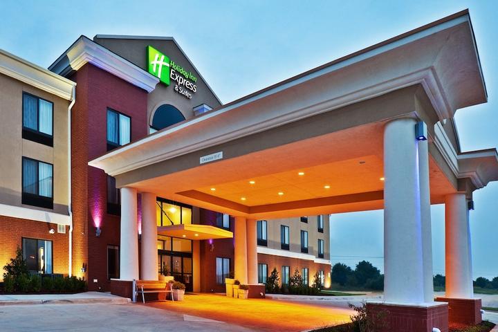 Pet Friendly Holiday Inn Express Hotel & Suites Perry an IHG Hotel
