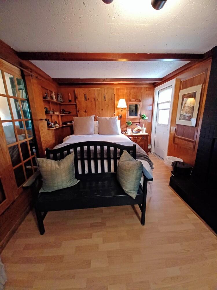 Pet Friendly Hither House