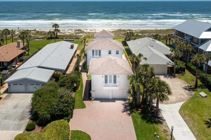 Pet Friendly Charming Oceanfront Cottage on Duval Drive