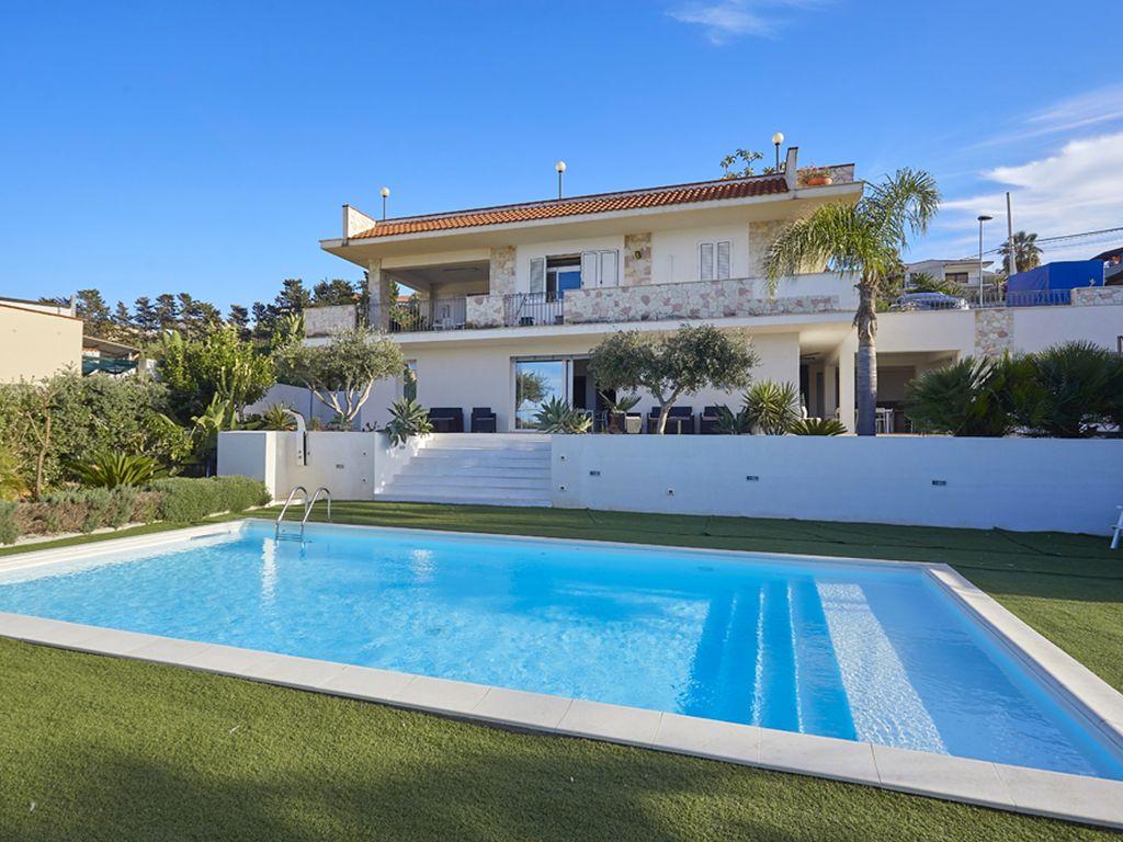 4Bedroom Apartment with Sea View Pet Policy