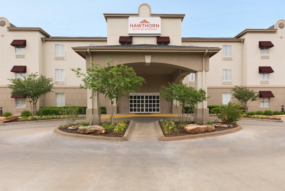 Pet Friendly Hawthorn Suites by Wyndham College Station