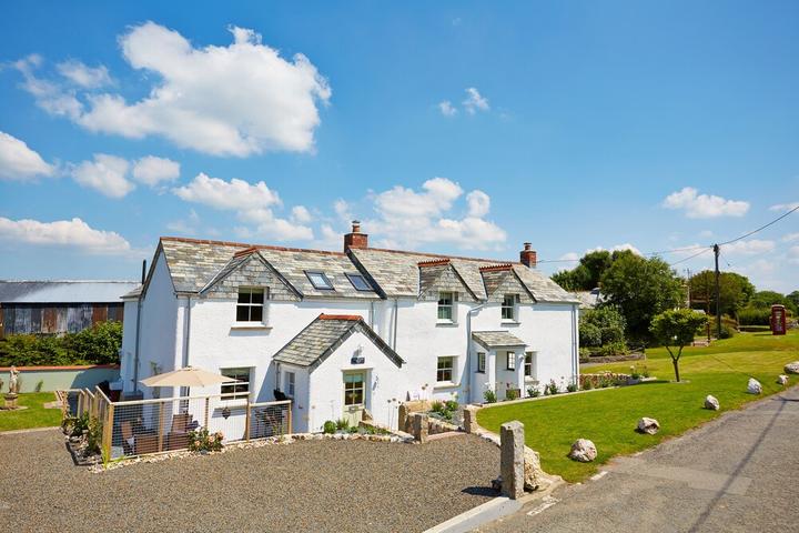 Pet Friendly Spacious & Detached Cottage in Cornwall