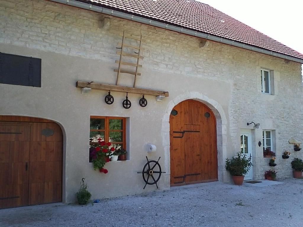Pet Friendly Cottage in Jura Between Water & Mountains