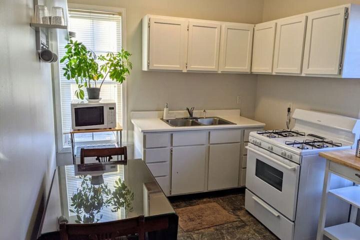Pet Friendly 1BR Moline House by Taxslayer & Downtown