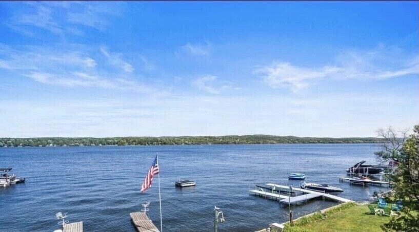 lake charlevoix boat slip rental