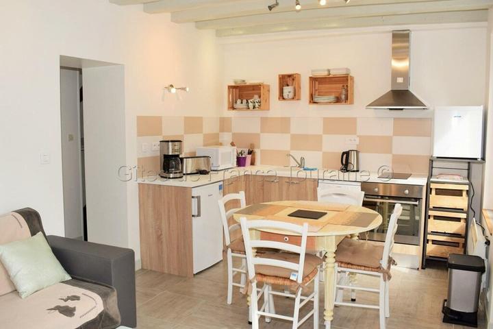 Pet Friendly 2BR House with Wi-Fi & Enclosed Terrace