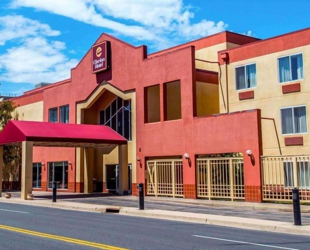 Pet Friendly Quality Inn and Conference Center Greeley Downtown