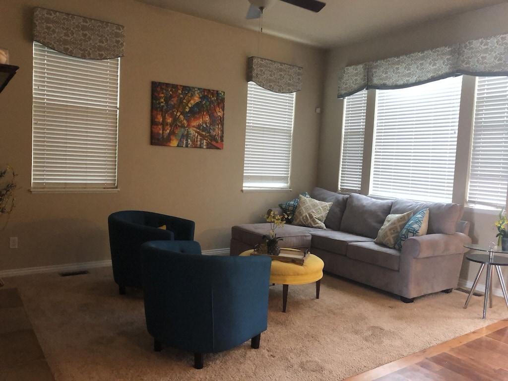 Pet Friendly 4-Bedroom Get Away for Friends & Family