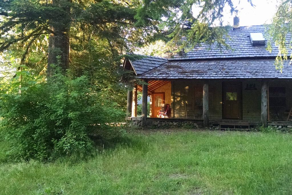 Zigzag Airbnb Rentals Pet Policy