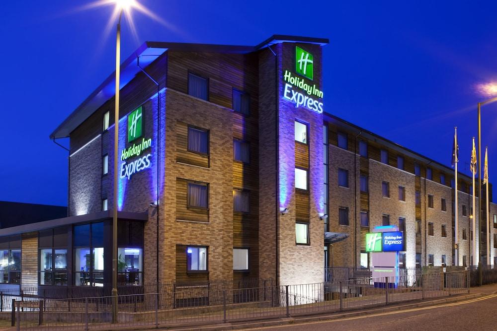 Holiday Inn Express Hemel Hempstead an IHG Hotel Pet Policy