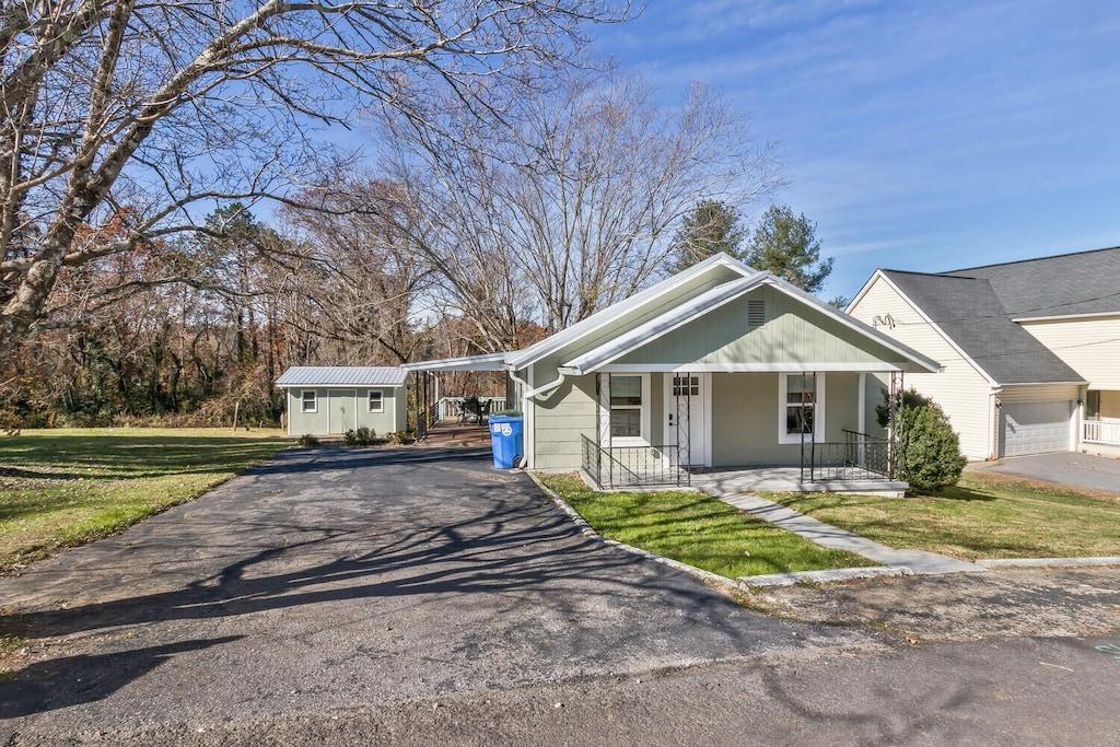 Bungalow Near Biltmore Pet Policy