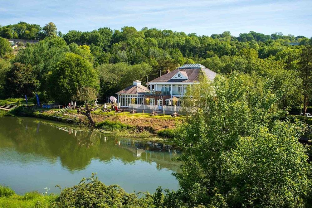 Pet Friendly The Boathouse