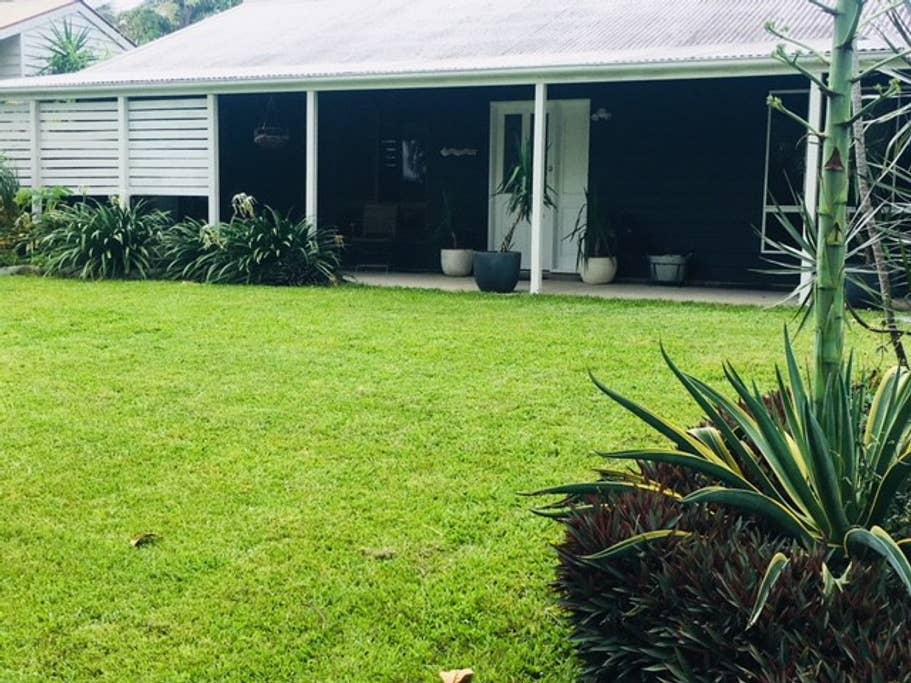 Palm Cove Airbnb Rentals Pet Policy