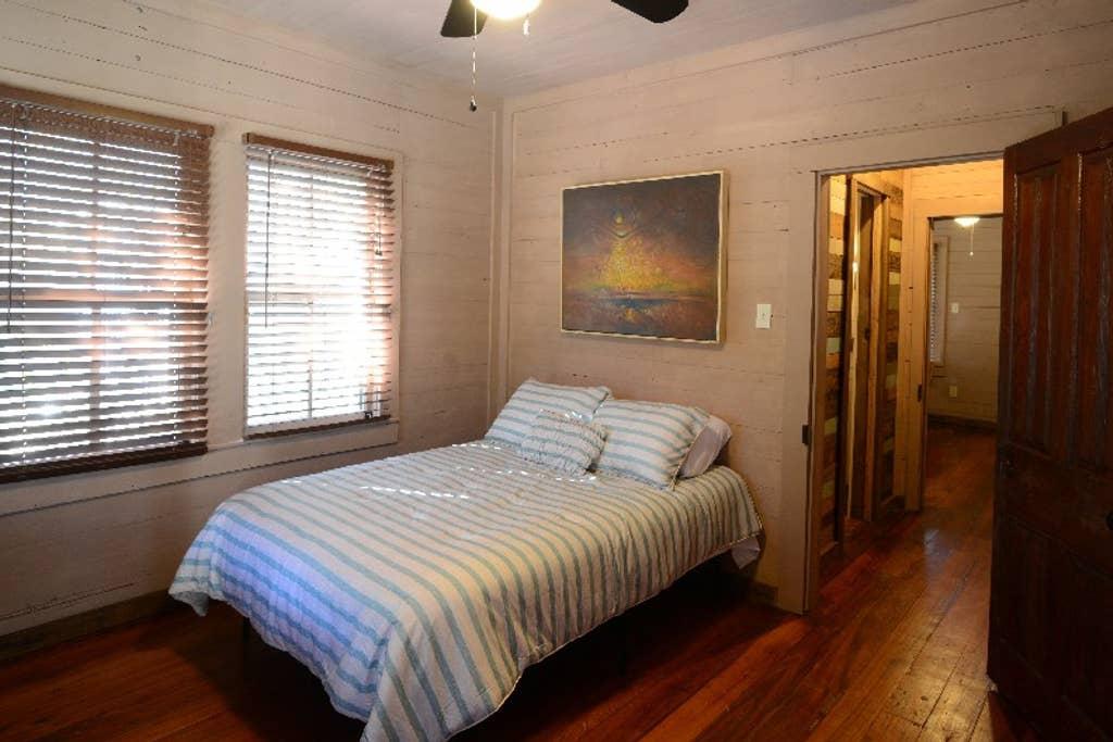 Arnaudville Airbnb Rentals Pet Policy