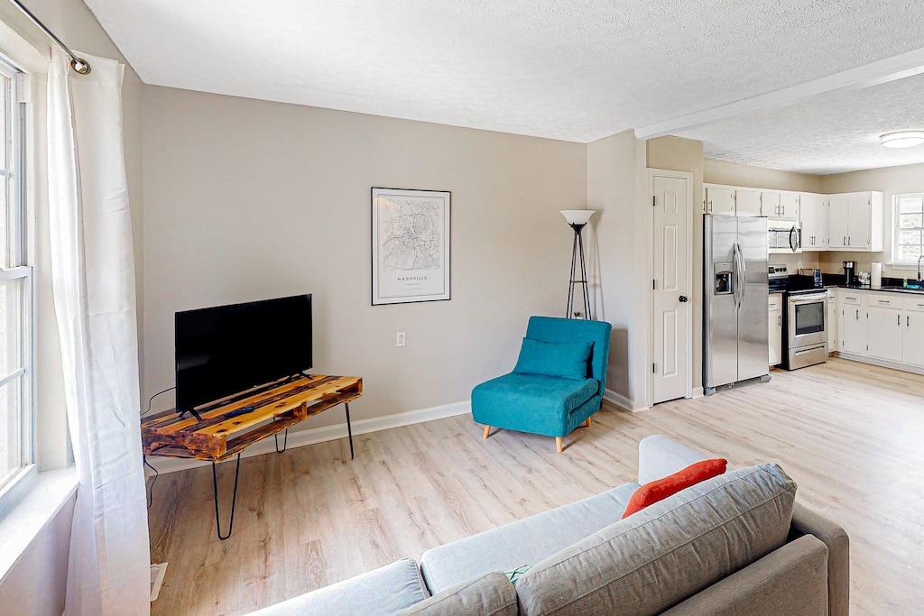 Nashville Oasis Pet Policy