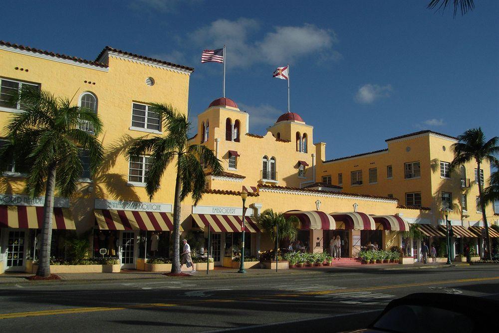 Pet Friendly Colony Hotel & Cabana Club