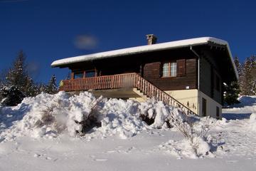 Pet Friendly Welcoming Chalet with Fireplace