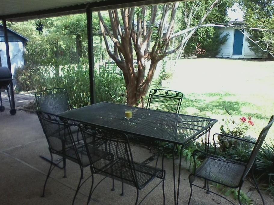 Winona Airbnb Rentals Pet Policy