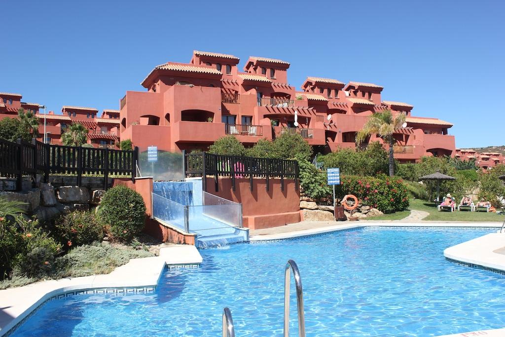3/3 Apartment with Indoor Pool Pet Policy