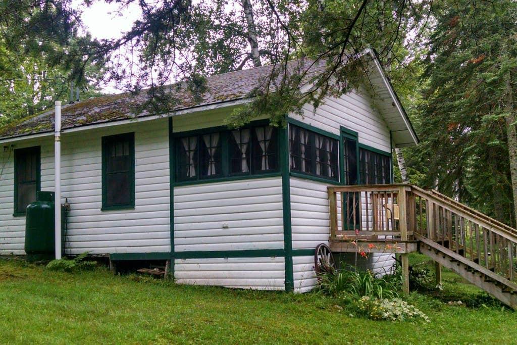 Presque Isle Airbnb Rentals Pet Policy