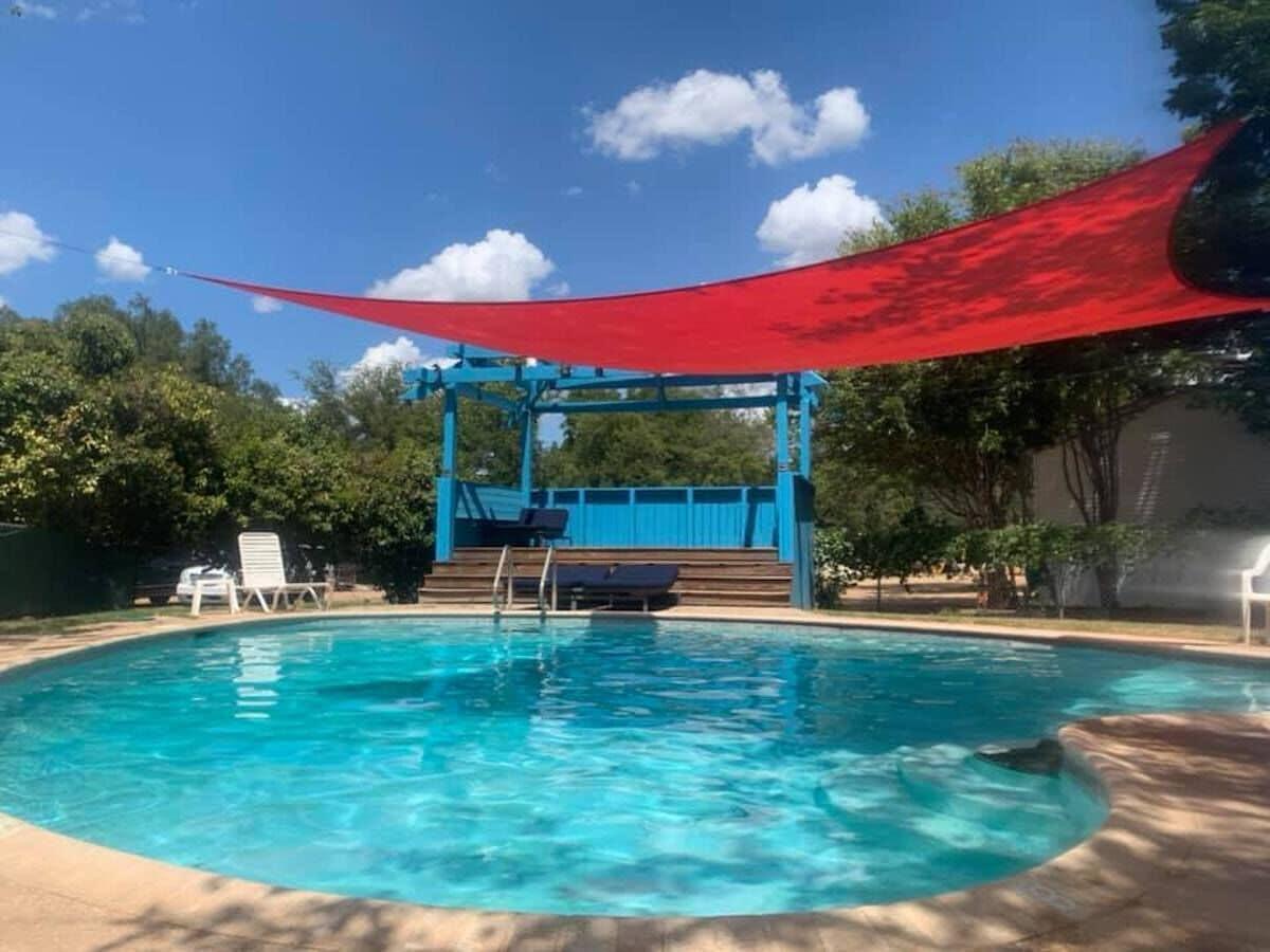 Pet Friendly Valentine Lakeside