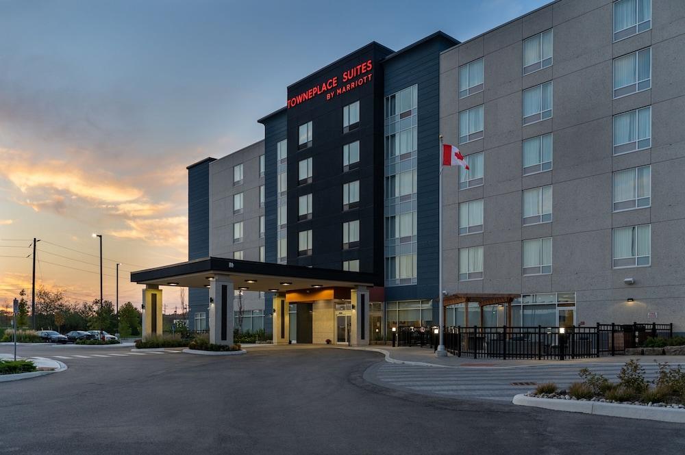 Pet Friendly TownePlace Suites by Marriott Brantford and Conference Centre