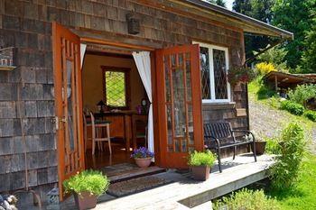 Pet Friendly Vacation Rentals In Bowen Island Bc Bringfido