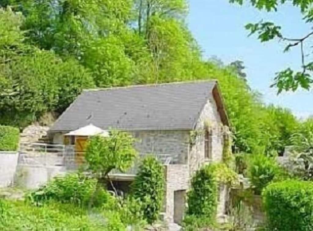 Pet Friendly Nice Cottage Quietly Located in Clecy
