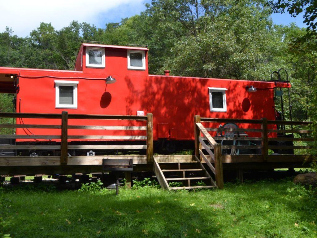 Pet Friendly Coulee Junction Caboose
