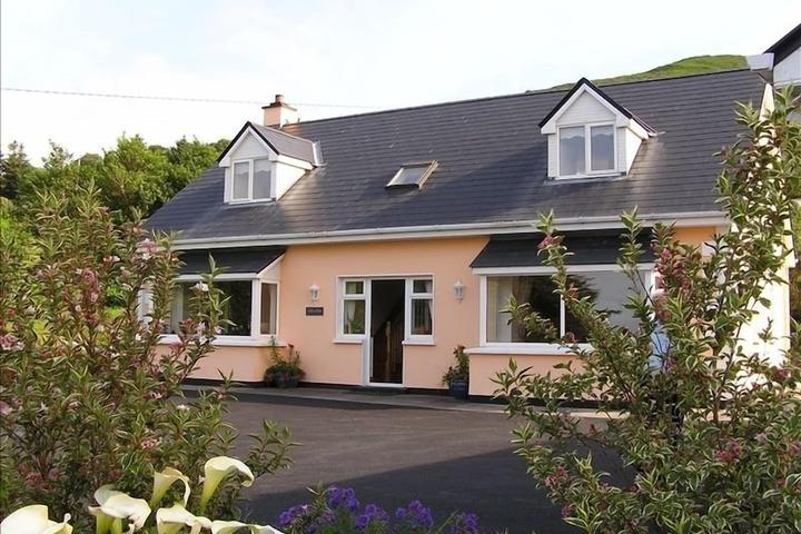 Pet Friendly Beautiful Ring of Kerry Residence with Ocean Views