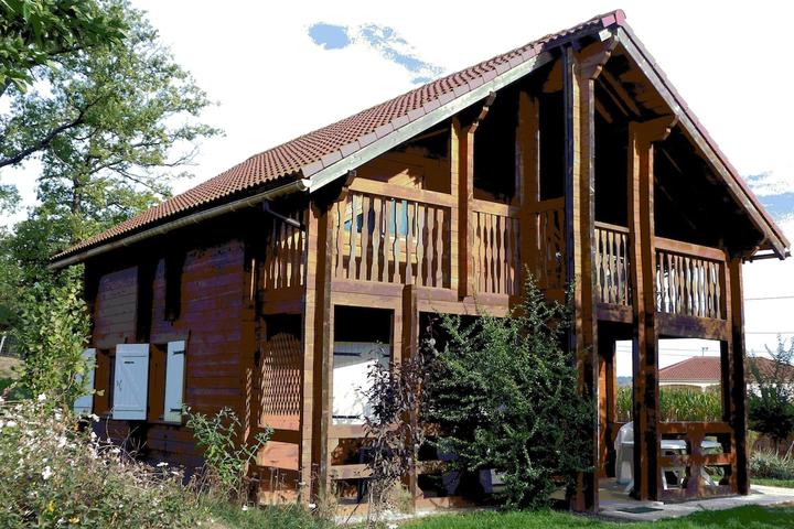 Pet Friendly 3BR Chalet in Beautiful Timber Frame House
