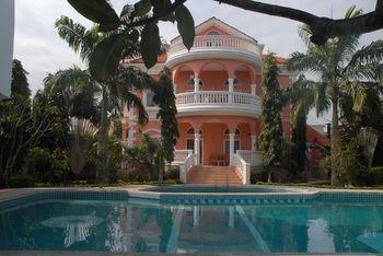 Pet Friendly Hotels in Cotonou, BJ BringFido