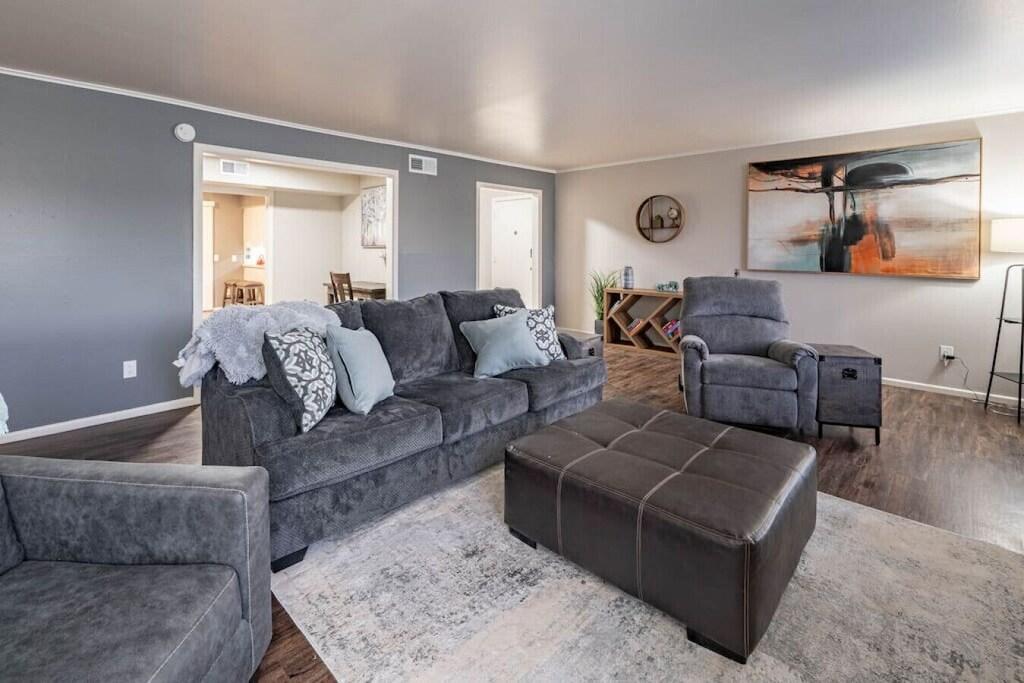 Arbor Gardens 2/2 Pool & Courtyard Pet Policy