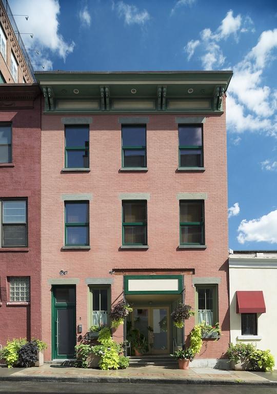 Upscale Loft in Downtown Yonkers Pet Policy